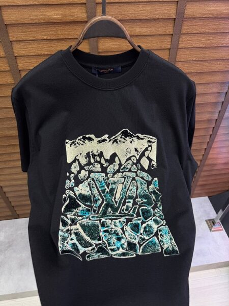 Apparel — TGilCo0spyhA