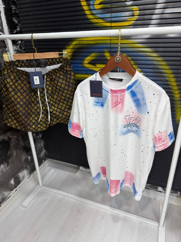 Apparel — TGj4IV-09J8v view