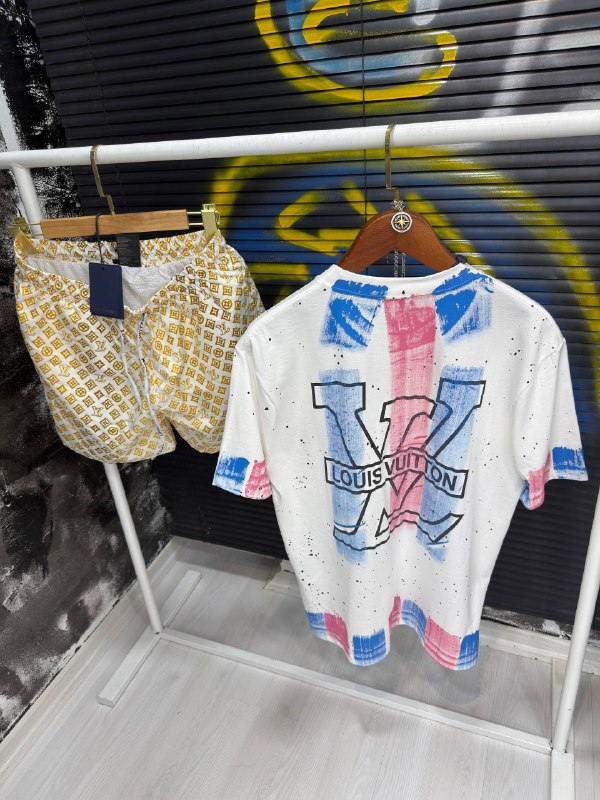 Apparel — TGj4IV-09J8v view