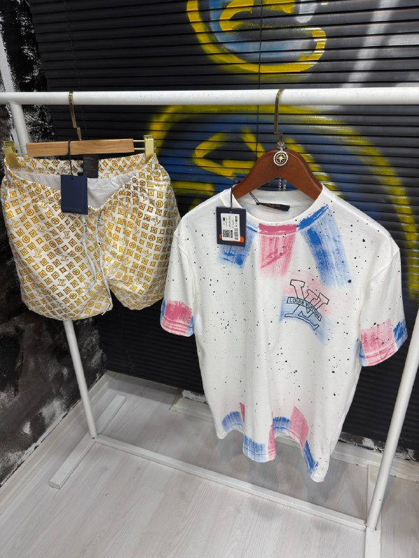 Apparel — TGj4IV-09J8v view