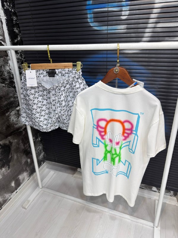 Apparel — TGj6gwUL6TTJ view