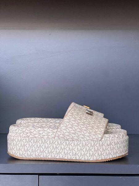 Women's Shoes — TGj8gr5t_zgJ view 2