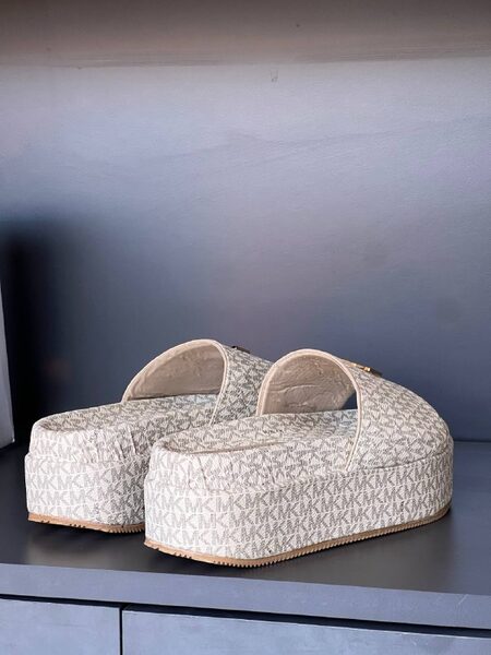 Women's Shoes — TGj8gr5t_zgJ view 3