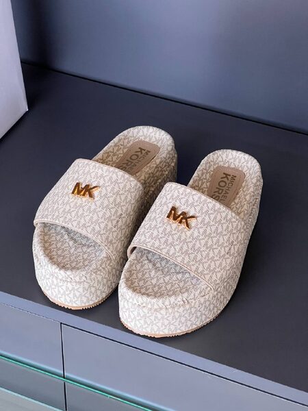 Women's Shoes — TGj8gr5t_zgJ view 4