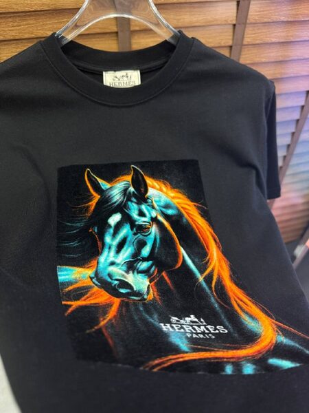 Apparel — TGjAl4fWI9dc view 2