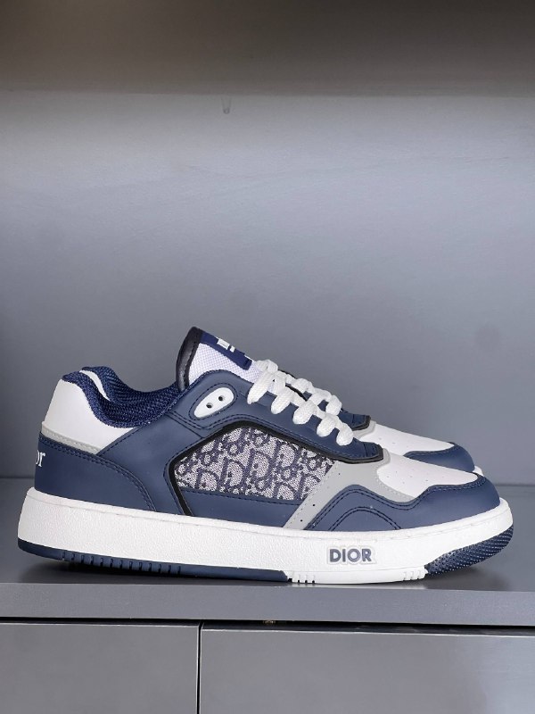 Men's Sneakers — TGjCicA2fPc9 view