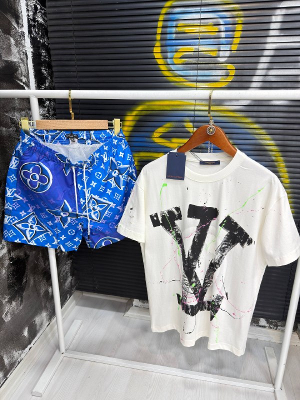 Apparel — TGjK3KXKAzOj view