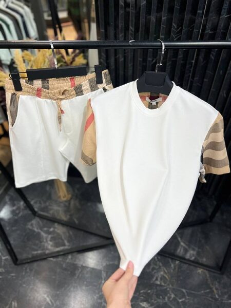 Apparel — TGjUN131zRj3