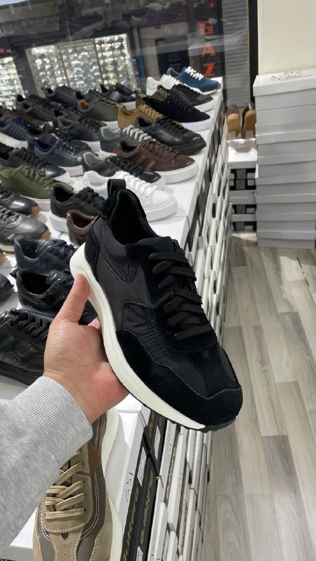 Men's Sneakers — TGjV0j3blf8E view