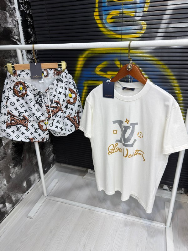 Apparel — TGjZAvn5hnzS view