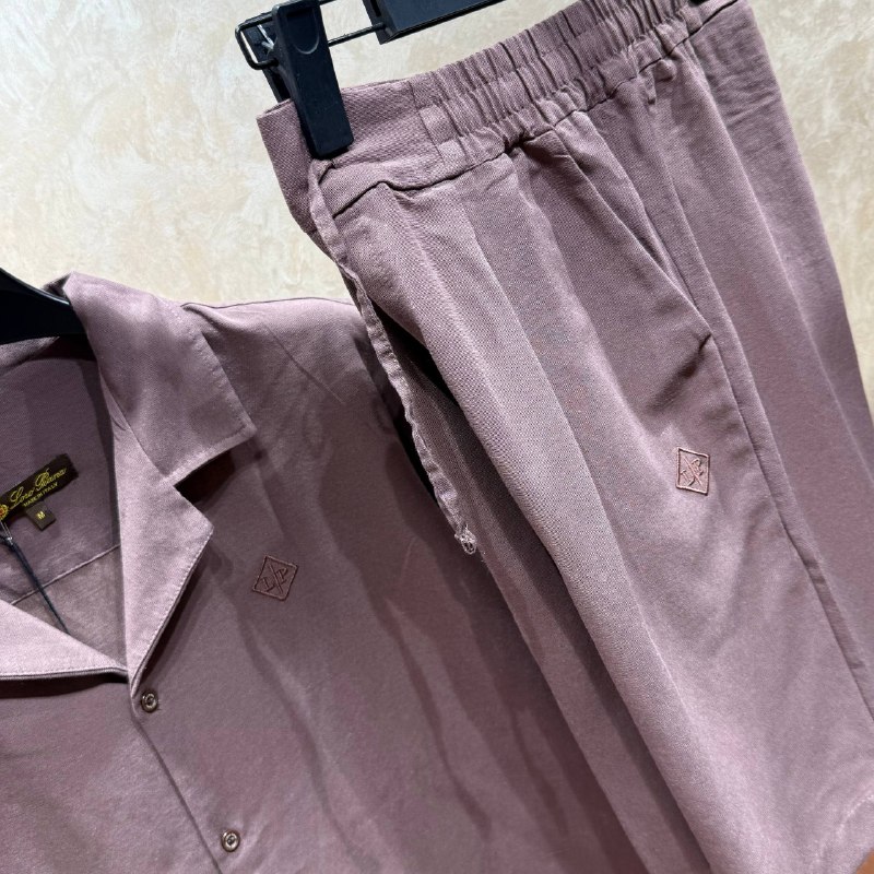 Apparel — TGjfZ_dOVsiU view