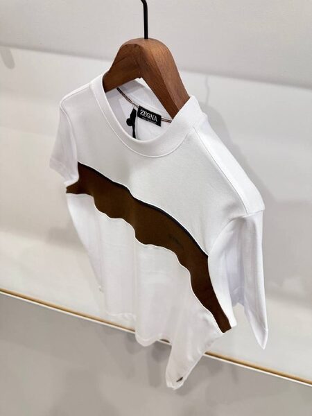 Apparel — TGjktZ0_bBF1 view 2
