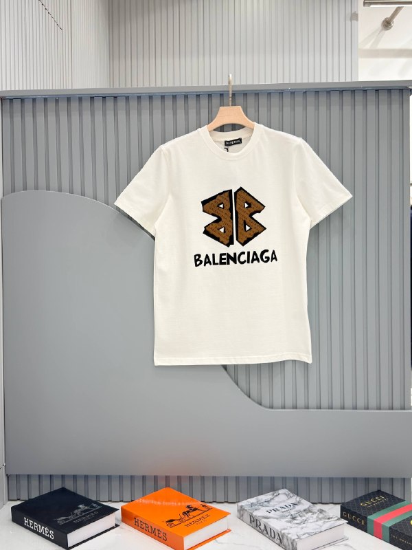 Apparel — TGjmzNGMP7MA