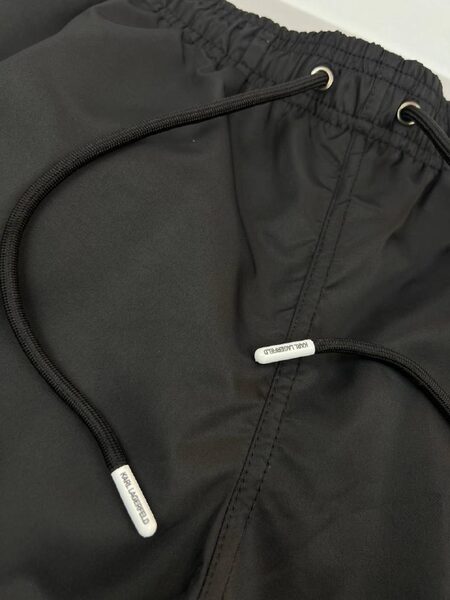 Apparel — TGjzJrpDxE2w view 3