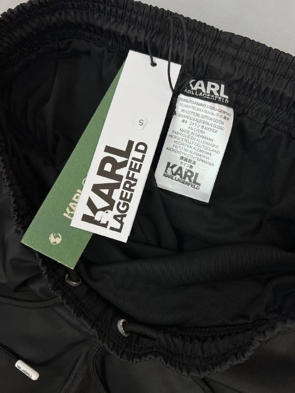 Apparel — TGjzJrpDxE2w view