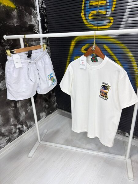 Apparel — TGk-t4hXPMri
