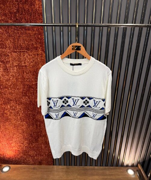 Apparel — TGk4XCAEiBLY view 3