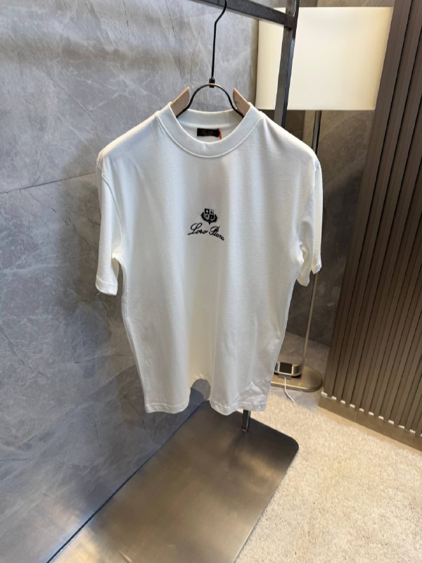 Apparel — TGk4l9GBXScc