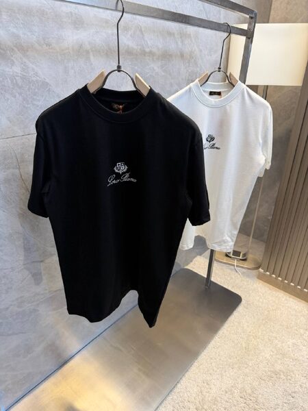 Apparel — TGk4l9GBXScc view 3