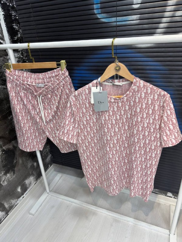 Apparel — TGkBeBkrglo5