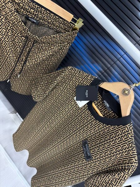 Apparel — TGkMolhld_n4 view 5