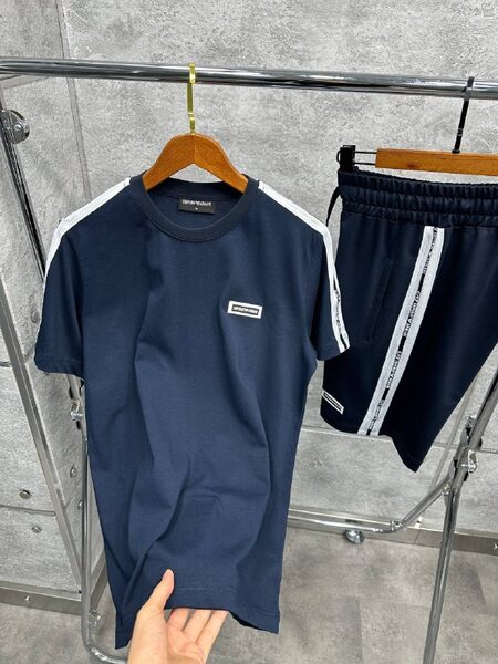 Apparel — TGkOxFJ7gtjH view 2
