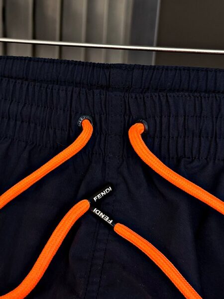Apparel — TGkYTwxWU8Wk view 3