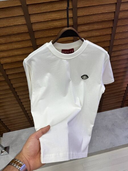 Apparel — TGkow-ekdmJd view 3