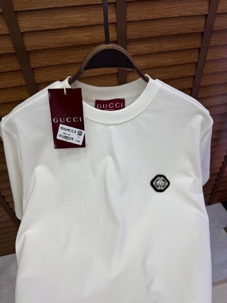 Apparel — TGkow-ekdmJd view 4