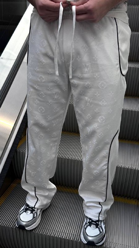 Apparel — TGl3a7eJBOjq view