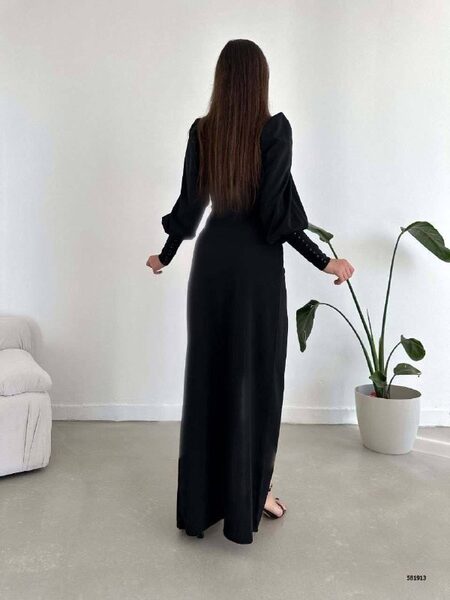 Apparel — TGl4oXBRQnBt view 6