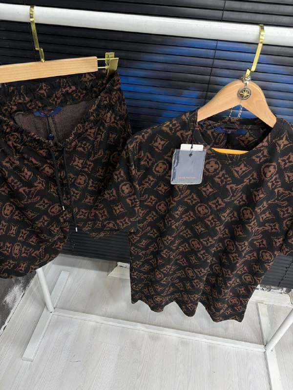 Apparel — TGl8DyORTLUY