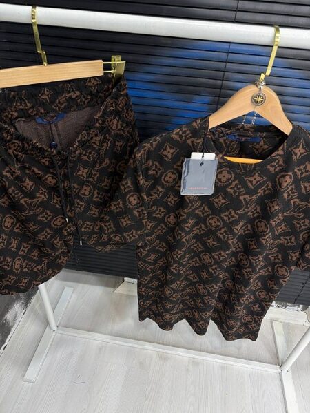Apparel — TGl8DyORTLUY