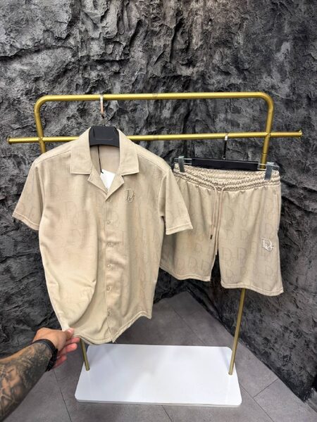 Apparel — TGlLosQ1sawp view 2