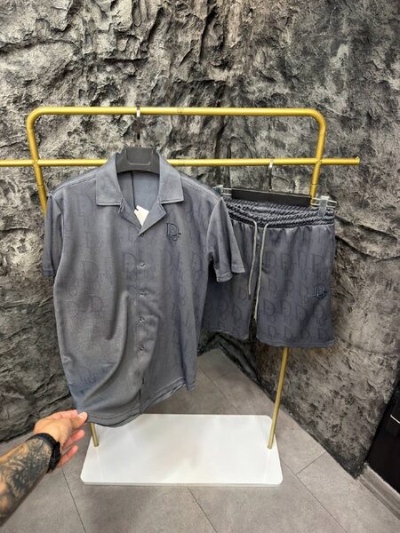 Apparel — TGlLosQ1sawp view 3