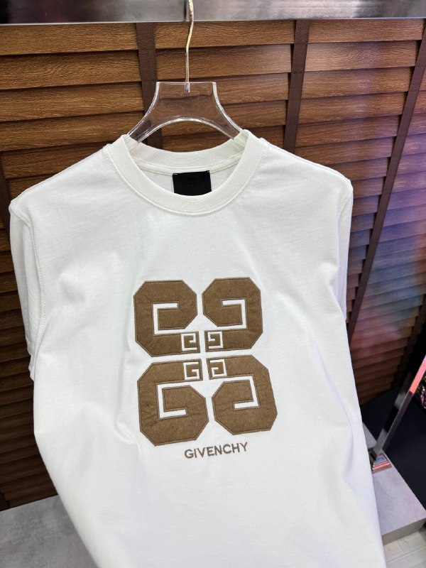 Apparel — TGlLsHKmczxM