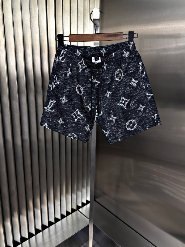 Apparel — TGlT08Lt7yJ1