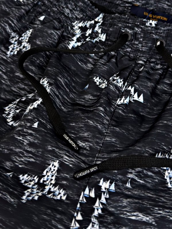 Apparel — TGlT08Lt7yJ1 view