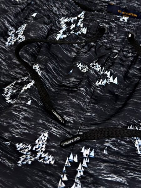 Apparel — TGlT08Lt7yJ1 view 3