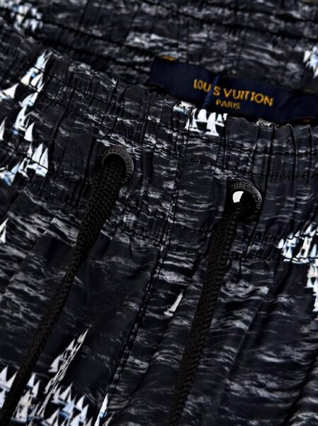 Apparel — TGlT08Lt7yJ1 view 4