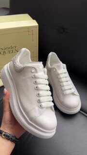 Women's Shoes — TGlV3xTsAYAF