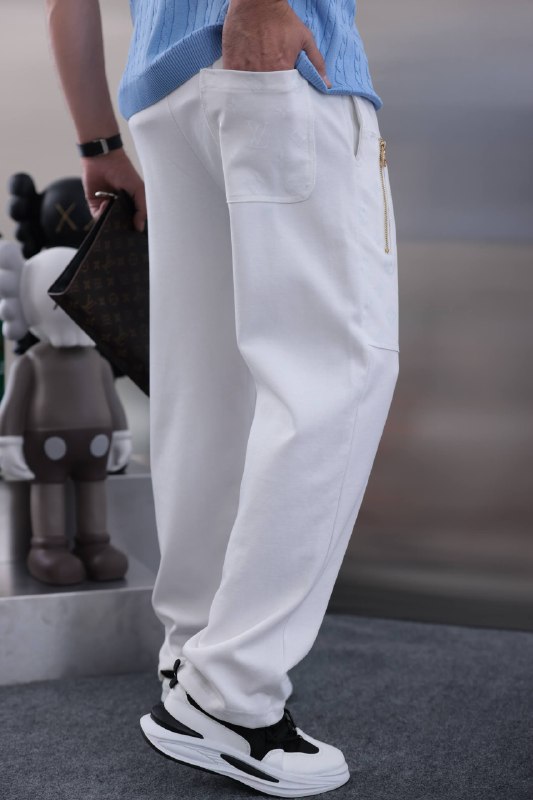 Apparel — TGl_CIAGBwHf view