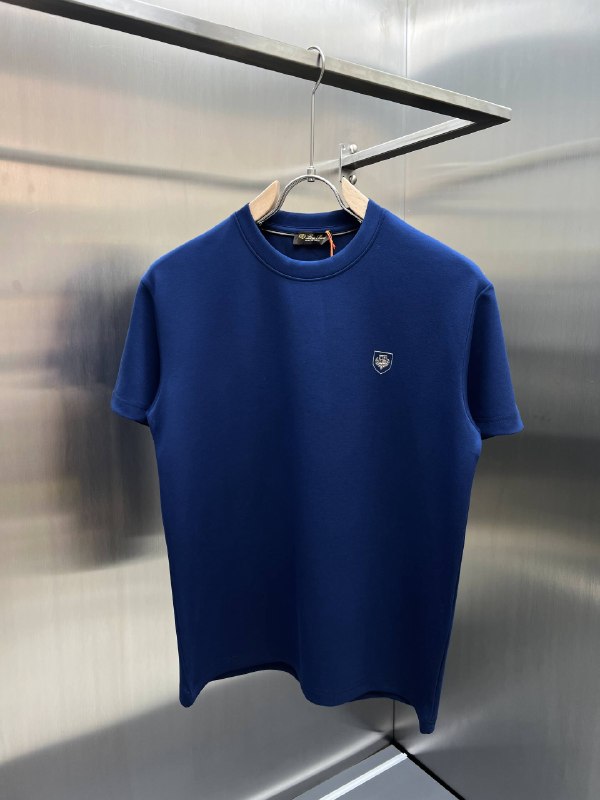 Apparel — TGlbI9Vy3Jok view