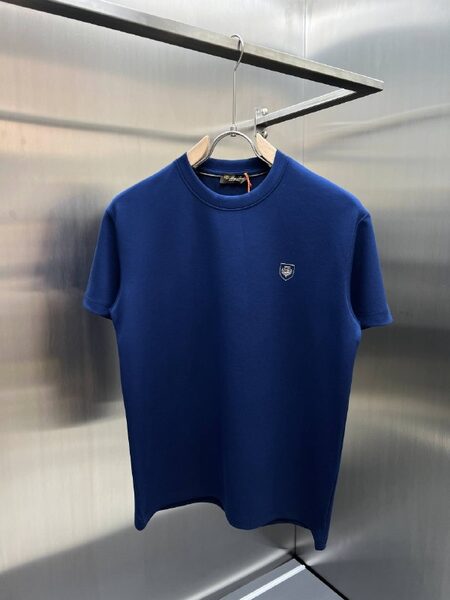Apparel — TGlbI9Vy3Jok view 2