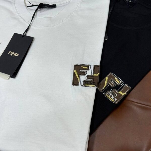 Apparel — TGlo6YolhOy4 view 4