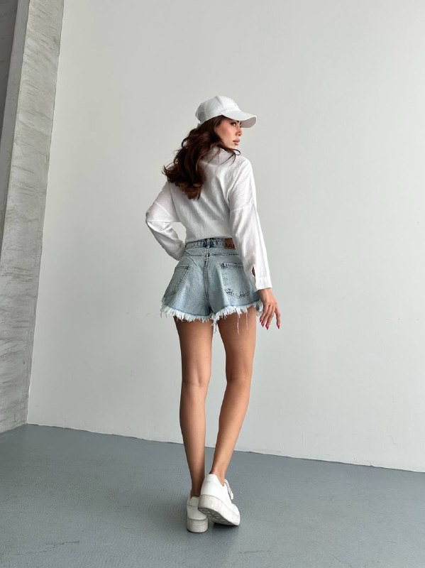 Apparel — TGlv8MCFi8Aj view