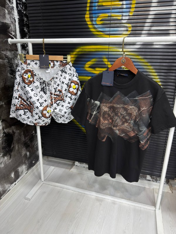 Apparel — TGlvVwgu1W0F