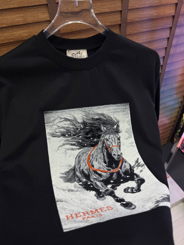 Apparel — TGlwaL_4zlMY