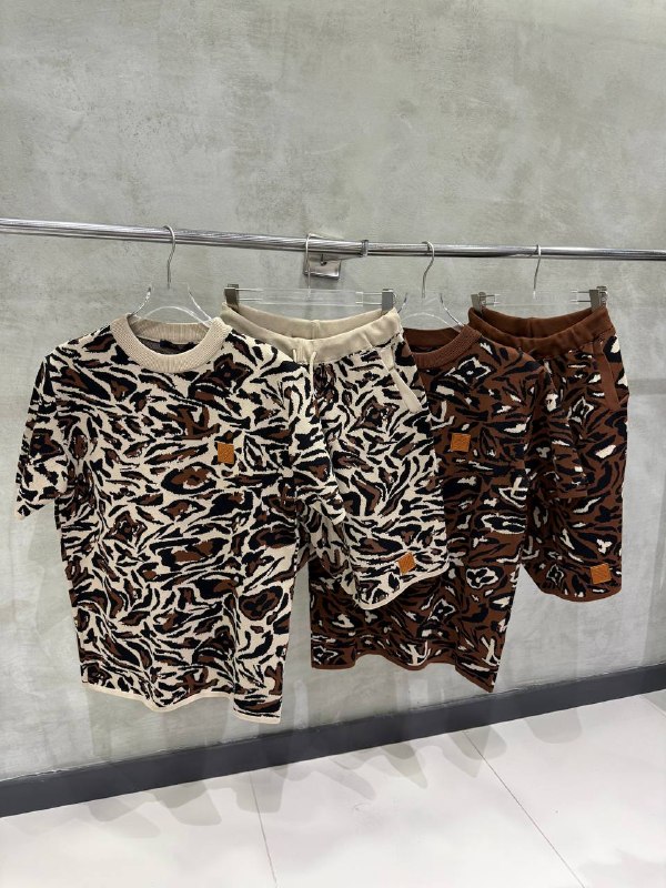Apparel — TGm17_ISmQEs view
