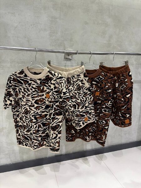 Apparel — TGm17_ISmQEs view 2